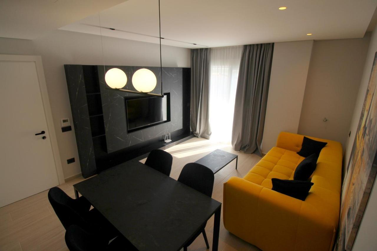"The View" Luxury Apartments Sarandë 外观 照片