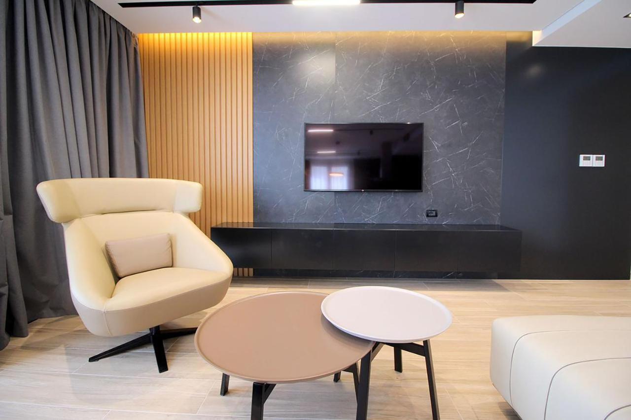"The View" Luxury Apartments Sarandë 外观 照片